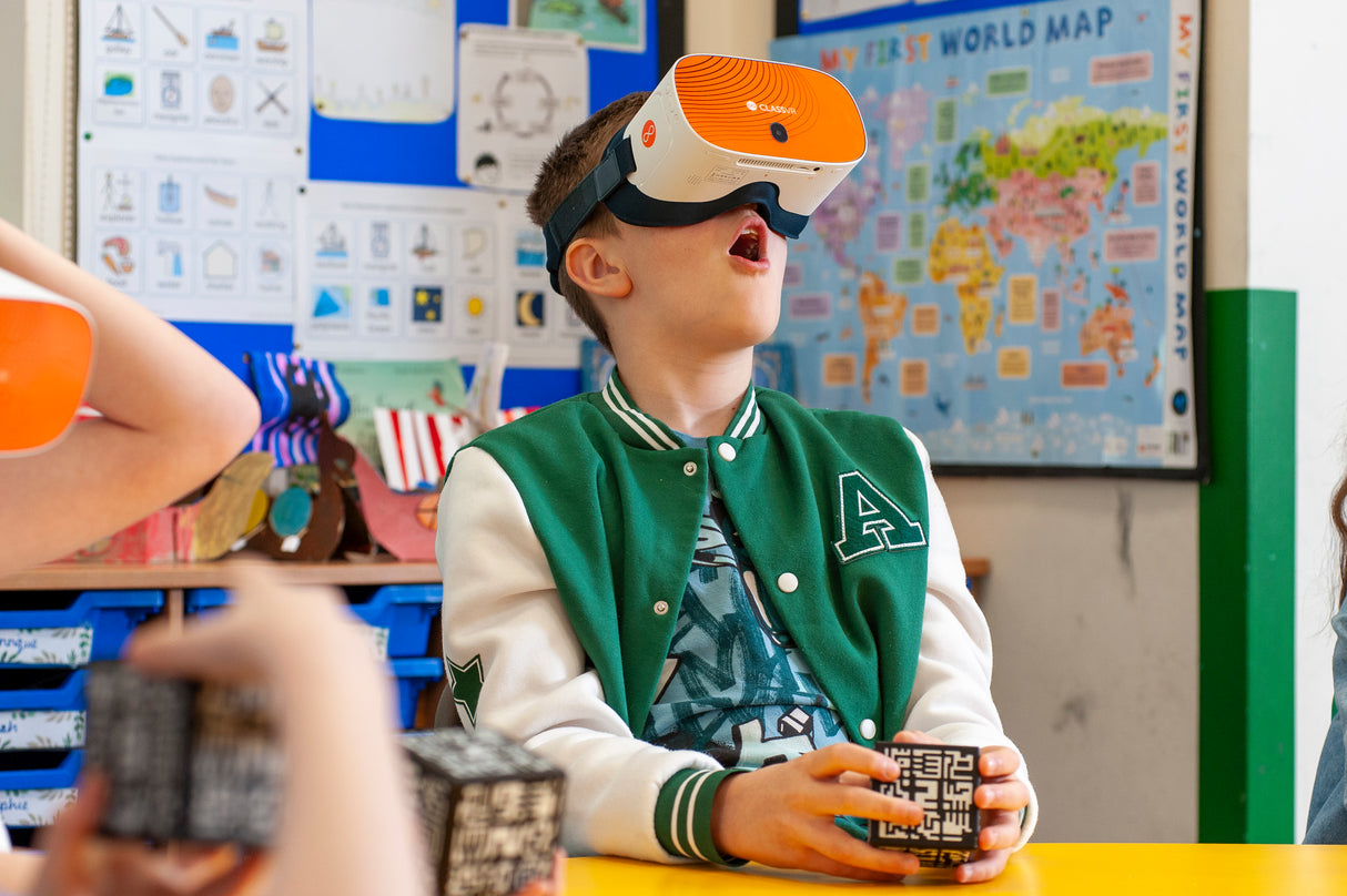 ClassVR Xplorer komplekt 8 peaseadmega CVR3128-CRS-8