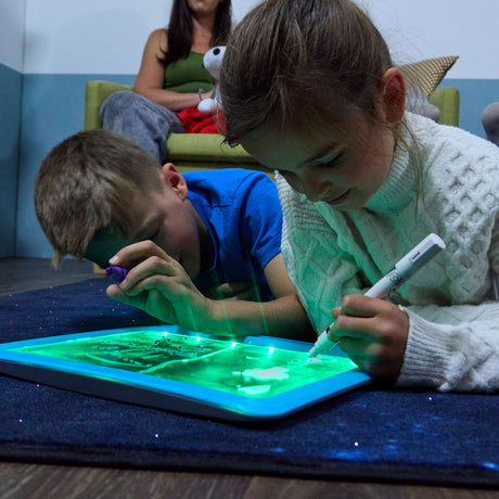 TTS A4 helendav joonistus- ja kirjutusalus ja 6 markerit SD10522B